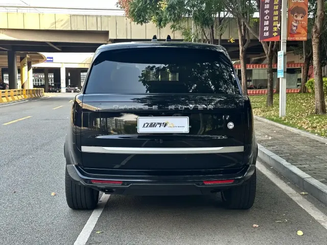 Land Rover Range Rover 2024 3.0 L6 400PS SV Honor Genesis Extended — Фото автомобиля 22