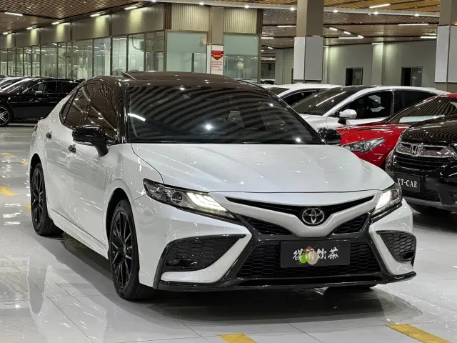 Toyota Camry — Фото автомобиля 3