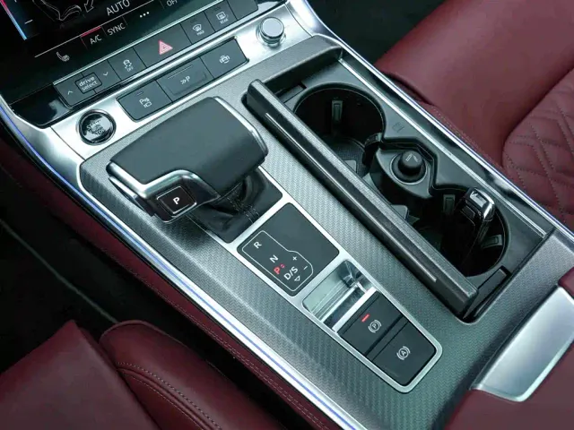 Audi A7L — Фото автомобиля 10