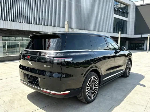 IM Motors LS9 — Фото автомобиля 12