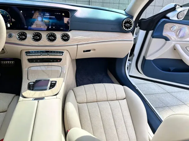 Mercedes-Benz E-Class — Фото автомобиля 10