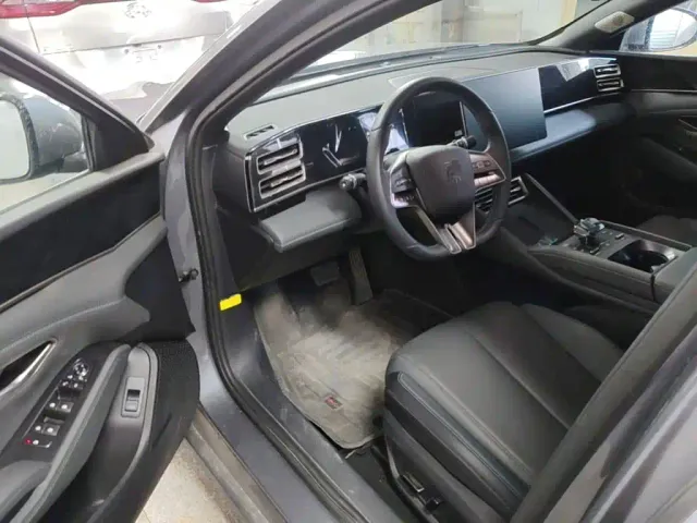 BYD Qin L — Фото автомобиля 15