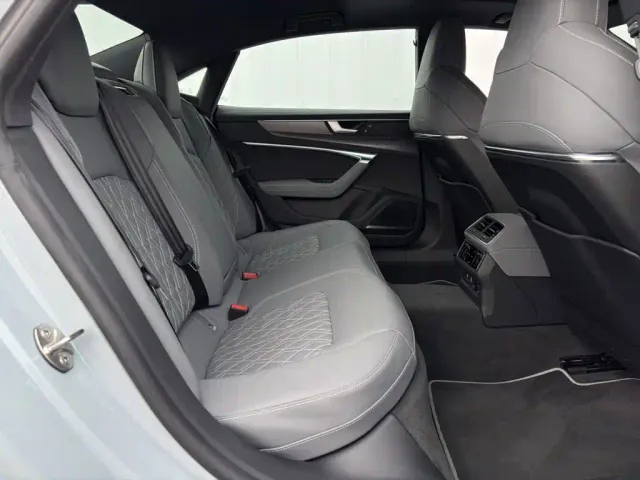 Audi A7L — Фото автомобиля 14