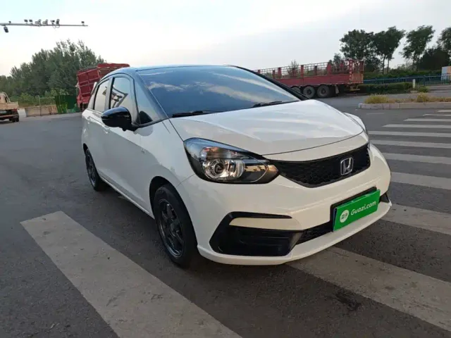 Honda Fit — Фото автомобиля 3