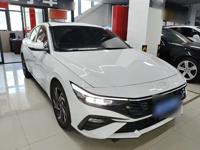 Hyundai Elantra 2023 1.5L CVT GLX Elite Edition — Фото автомобиля 3