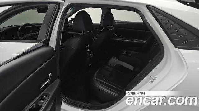 Hyundai Avante CN7 — Фото автомобиля 18