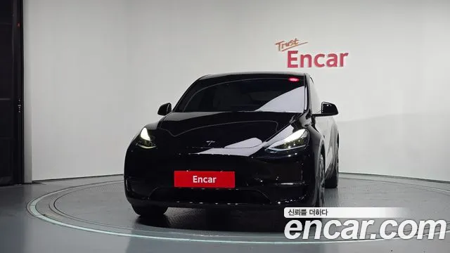 Tesla Model Y — Фото автомобиля 3