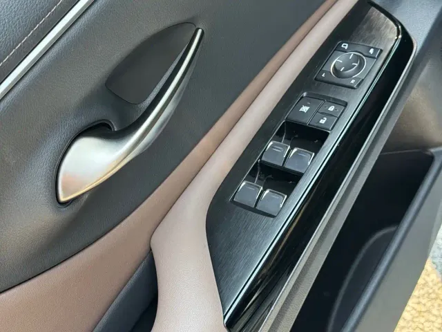 Lexus ES — Фото автомобиля 14