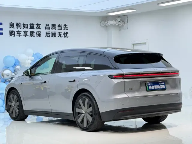 Li Auto i6 — Фото автомобиля 9