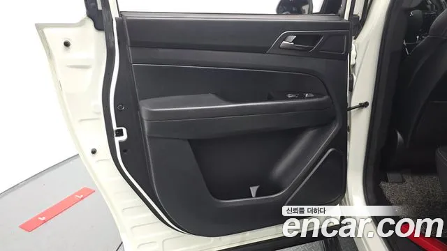 KG_Mobility_Ssangyong Rexton Новый Rexton Sport Дизель 2.2 4WD — Фото автомобиля 25
