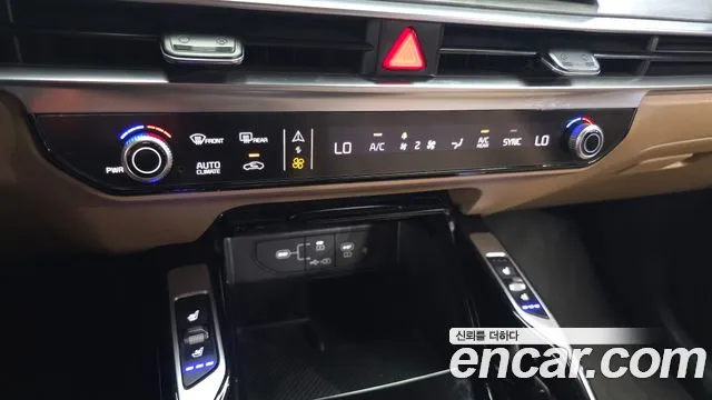Kia Sorento Бензин 2.5T 2WD — Фото автомобиля 24