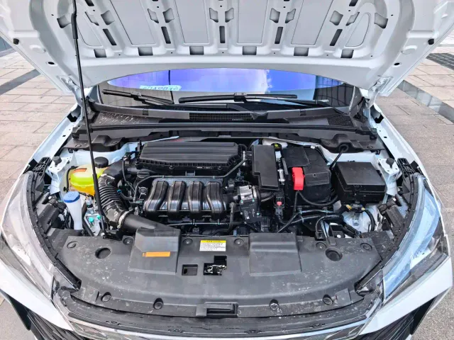 Dongfeng Yixuan — Фото автомобиля 28
