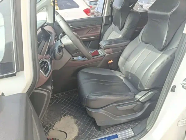 GAC Trumpchi M6 — Фото автомобиля 14