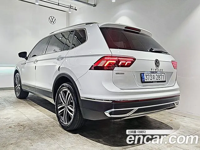 Volkswagen Tiguan — Фото автомобиля 2