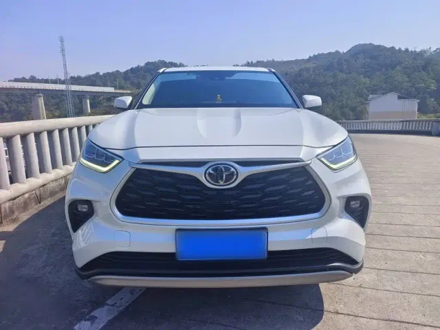 Toyota Highlander — Фото автомобиля 5