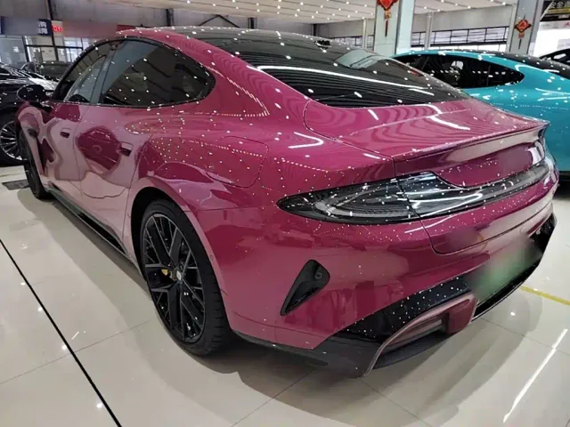 Xiaomi SU7 — Фото автомобиля 4