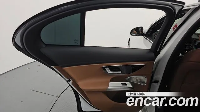 Mercedes-Benz E-Class W214 — Фото автомобиля 14