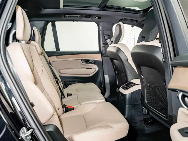 Volvo XC90 — Фото автомобиля 21