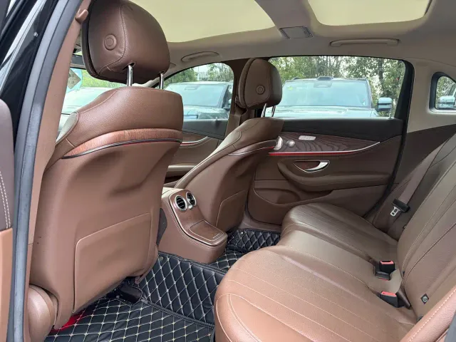 Mercedes-Benz E-Class — Фото автомобиля 9