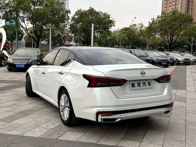Nissan Teana — Фото автомобиля 6