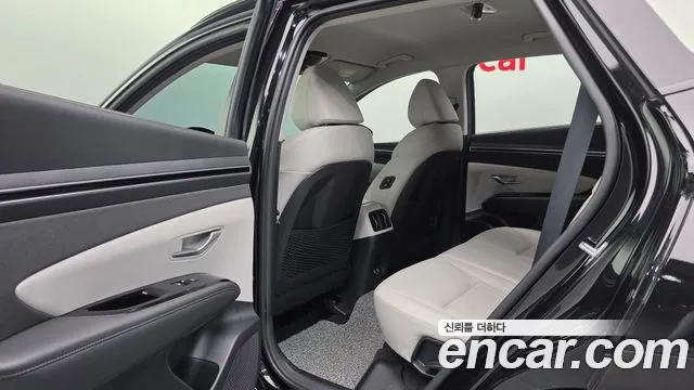 Hyundai Tucson Tucson (NX4) Дизель 2.0 4WD — Фото автомобиля 17
