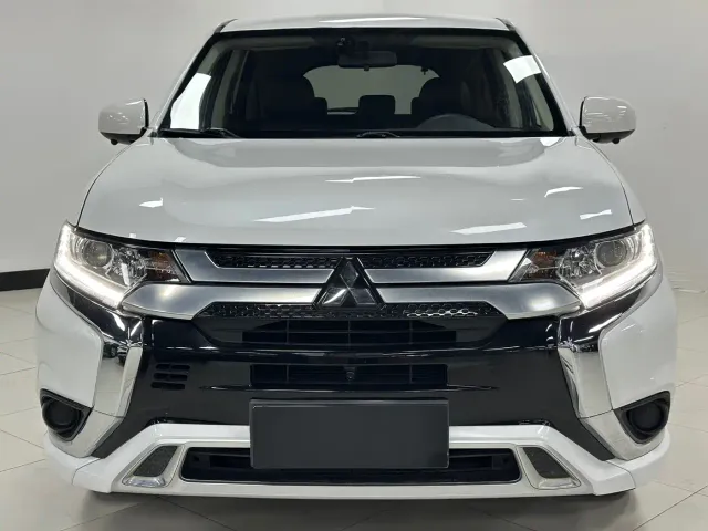 Mitsubishi Outlander — Фото автомобиля 2