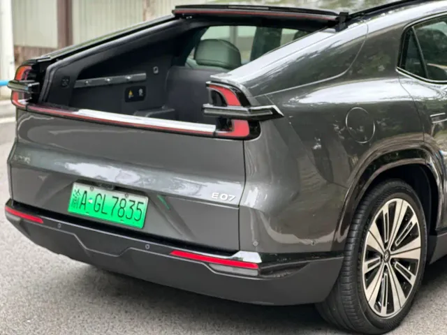 Changan Qiyuan E07 — Фото автомобиля 8