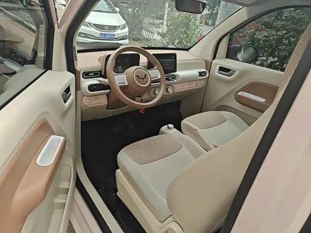 Wuling Hongguang Mini EV — Фото автомобиля 11