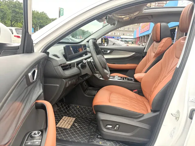 Chery Tiggo 8 PLUS — Фото автомобиля 15