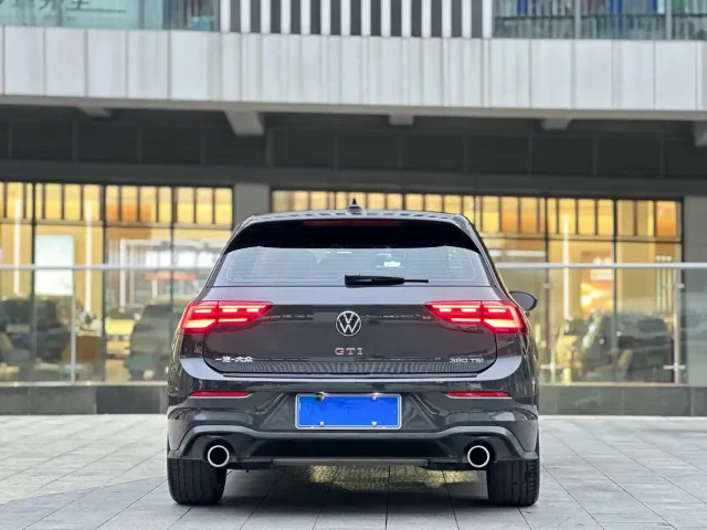 Volkswagen Golf GTI — Фото автомобиля 12