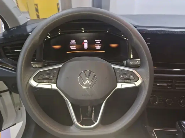 Volkswagen Lavida — Фото автомобиля 10