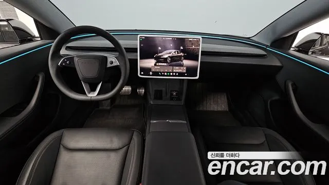 Tesla Model 3 — Фото автомобиля 10