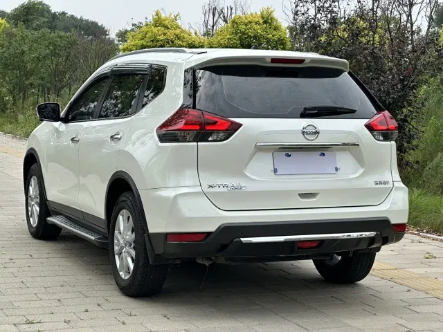 Nissan X-Trail — Фото автомобиля 7