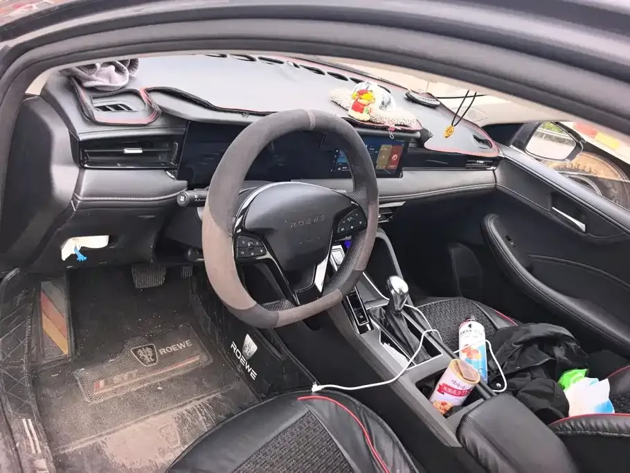 Roewe Roewe i5 2023 1.5L CVT Honor Edition — Фото автомобиля 12