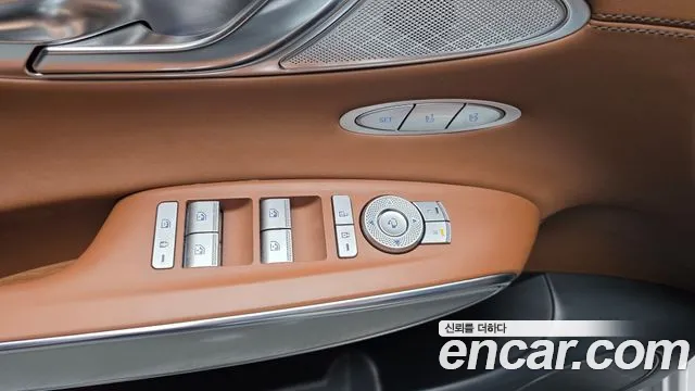 Genesis GV70 — Фото автомобиля 14