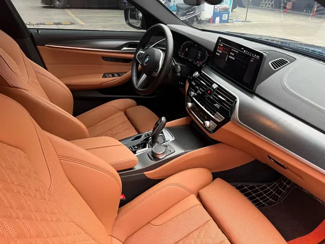 BMW 5 Series — Фото автомобиля 8