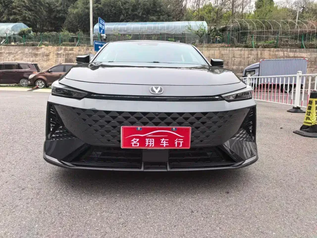 Changan UNI-V — Фото автомобиля 2