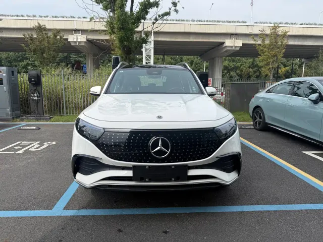 Mercedes-Benz EQB — Фото автомобиля 2
