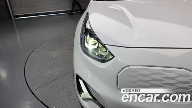 Kia Niro — Фото автомобиля 7