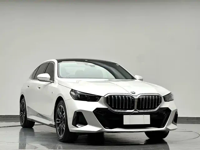 BMW 5 Series — Фото автомобиля 4