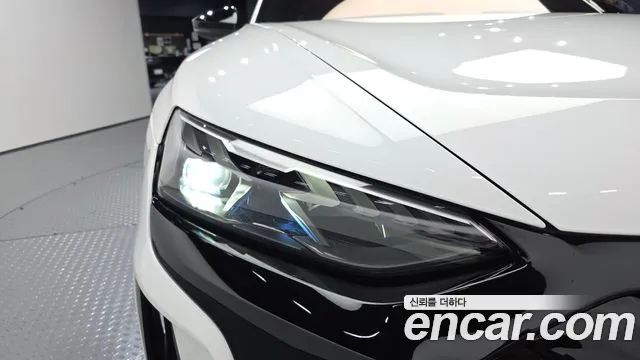 Audi e-tron GT — Фото автомобиля 21