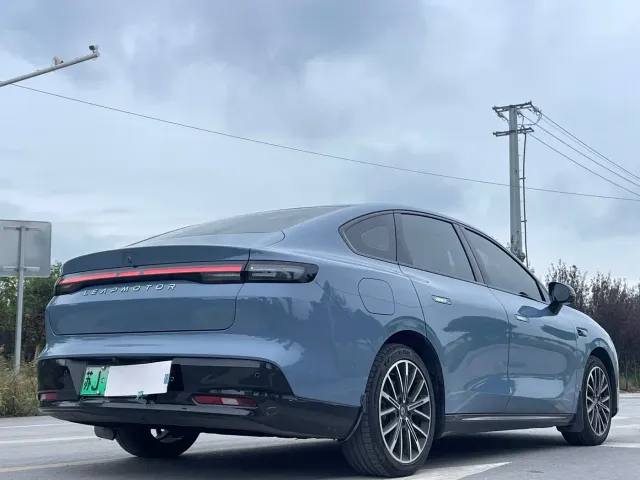 Leapmotor B01 — Фото автомобиля 7