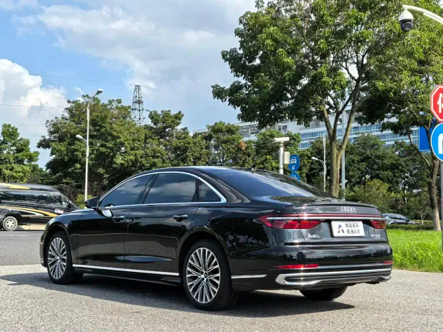 Audi A8 — Фото автомобиля 8