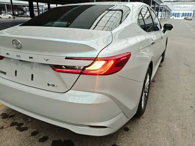 Toyota Camry — Фото автомобиля 7