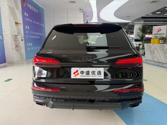 Audi Q7 — Фото автомобиля 24
