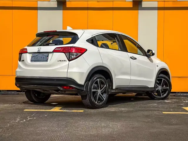 Honda Vezel — Фото автомобиля 3