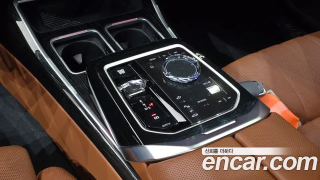 BMW 7 Series G70 — Фото автомобиля 9
