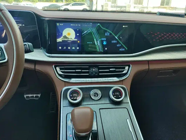 Hongqi H9 — Фото автомобиля 12