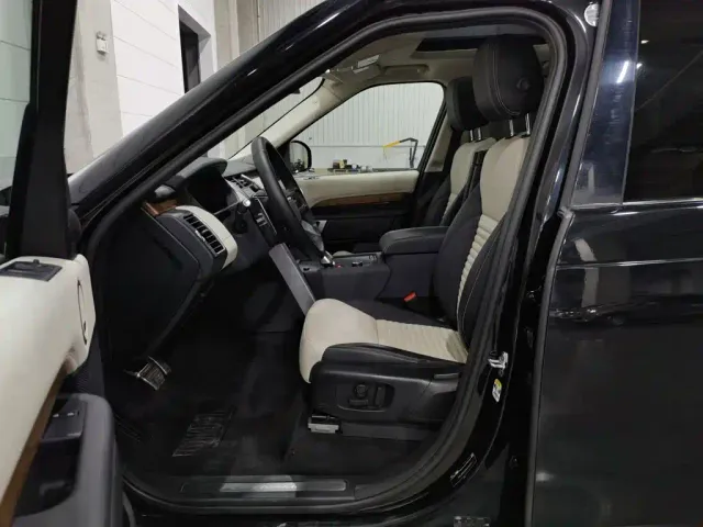 Land Rover Discovery — Фото автомобиля 10