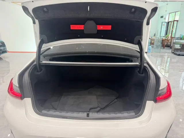 BMW 3 Series — Фото автомобиля 14